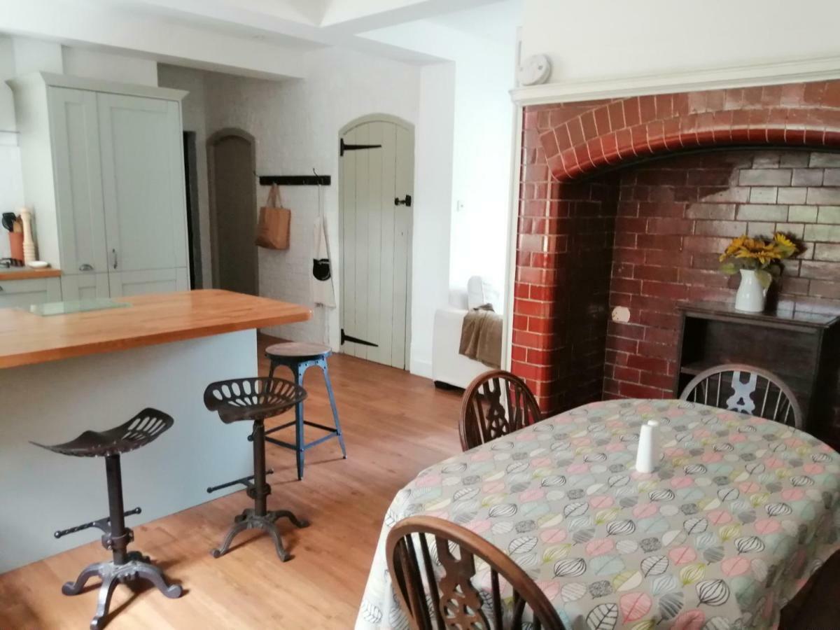The Old Cook'S House Βίλα Hindhead Εξωτερικό φωτογραφία